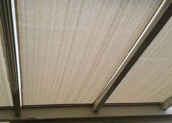 Schaduwdoek 285 gr/m2 Sand/offwhite met caravanrail