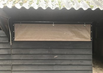 Winddoek Japanese brown Paardenstal 