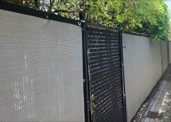 winddoek hekwerk Tender Taupe Fam. P. van Deursen